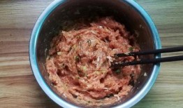 爆料鸡肉丸子怎么做视频,美味家常菜轻松上手