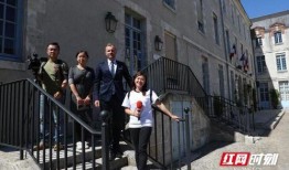 西安饭店爆料事件视频播放,服务细节曝光引关注